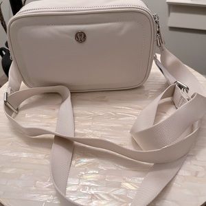 Lululemon Camera Bag NWT Opal White